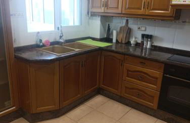 First Floor Casa Privee - Two bed Beach Terrace & Balconies - Foto 14