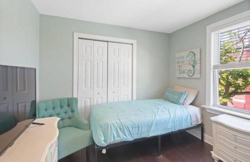 Dazzling Bungalow within 2 Blocks of Beach - Foto 26