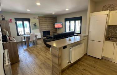 Chalet independiente en zona residencial rural con piscina privada - Foto 24