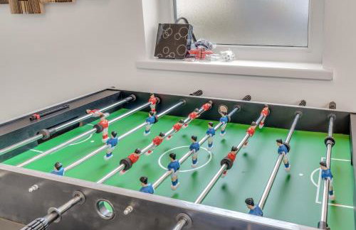 JUNGLE HOT TUB, games room, near eateries, micro brewery, pubs, beauty salons and boutique shops, Argyle, free Netflix, in the heart of Plymouth - Dogs welcome - Hosted by Absolute Accommodation Plymouth - Foto 14