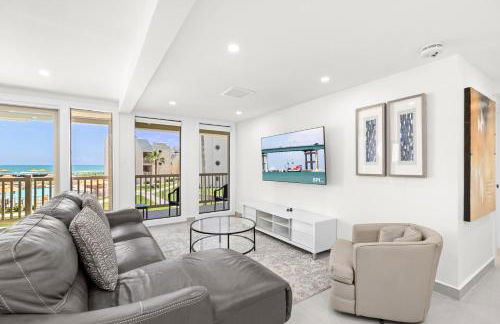 New Stunning Ocean-View Beachfront Resort, Heated Pool! - Foto 20