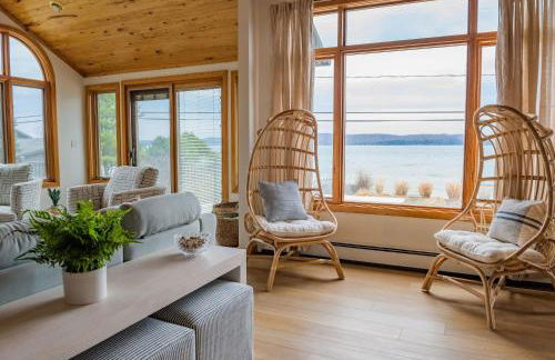 Crystal Lake Hillside with Private Sandy Beach - Foto 6