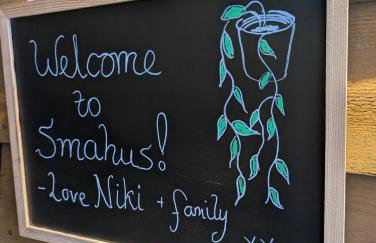 Stylish central Horsham residence with parking and hot tub - Foto 24