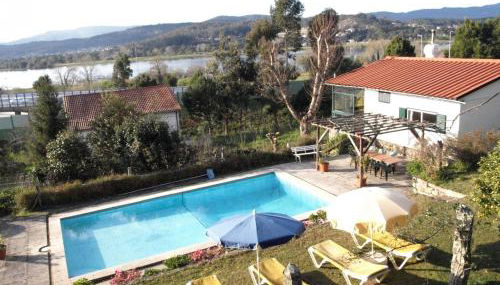 VNC13V4, encantadora casa e piscina, vista rio Min - Foto 2