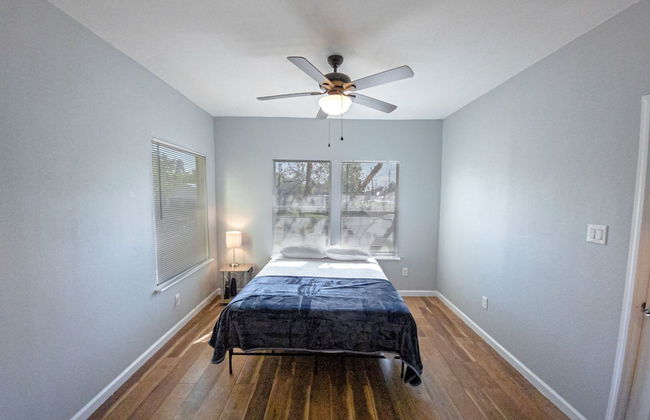 Magnificent Large Home Near Downtown - Foto 14