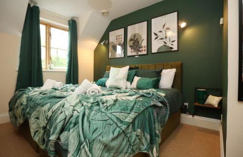 Modern 5-Bed Home, Guests 9, Secure Parking, Contractors - Foto 3