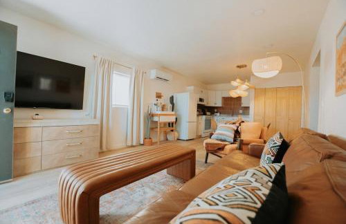 Terracotta Suite at ArnoTriplex! Hot Tub-Close to Downtown-Pet Friendly-No Pet Fee! - Foto 1