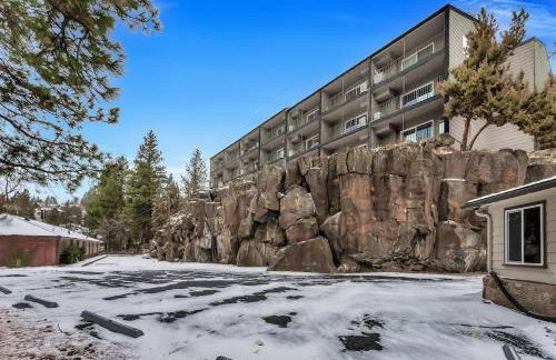 Riverfront Condo with Amazing View - Downtown Bend - Foto 26