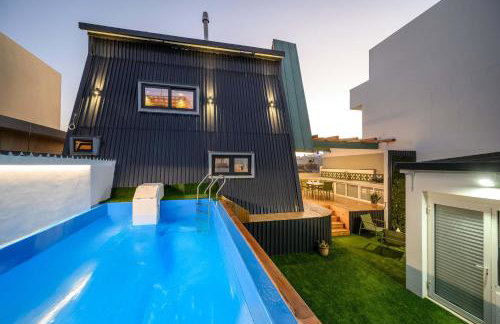 A-Home Villa, Private Pool & Jetted Tub Oasis - Photo 1