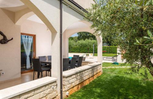 Holiday House Iris with Private Pool - Foto 48