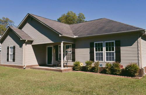 Grandys Place, Home in Hartselle, walk to Stadium, near downtown, King bed - Foto 2