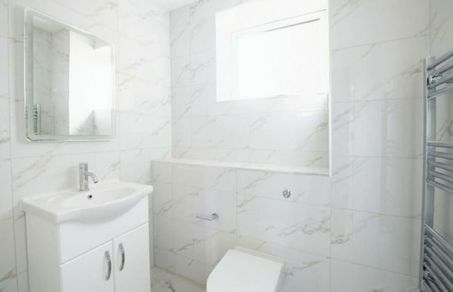 Stunning 2-bed Apartment in Barking - Foto 11