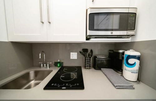 Beach Bae -Deco Studio Steps from the Ocean - Foto 6