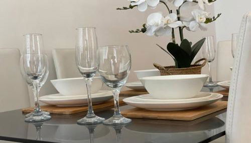 2 Bed Flat - Sleeps 6 - Parking - Wifi - Photo 2