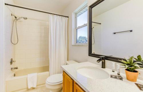 Large Home-Private Pool, Spa, and Pet Friendly Sleeps 12 - Foto 24