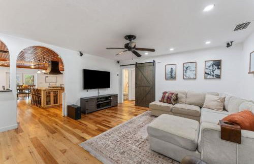 2 Bed Apartment Sleeps 4 with Free Parking - Foto 10