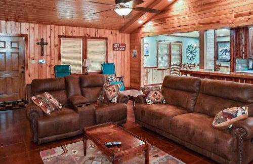 Cozy lakefront cabin with boat house and ramp on T - Foto 1