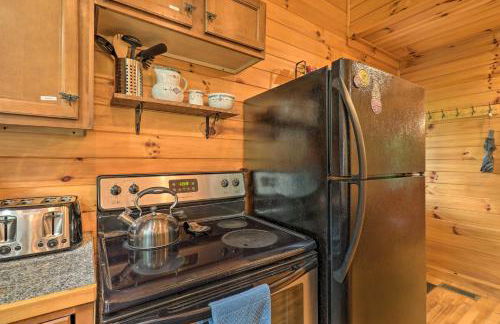 Cozy Boone Cabin with Deck Close to Downtown! - Foto 10