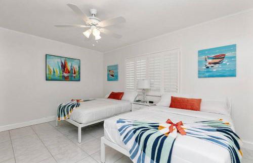 ~Villa Victoria Luxury! (Pool)~1 mile from beach - Foto 55