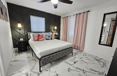 Stylish Duplex walkTO Lake Eola Orlando. Sleeps 8 - Foto 50