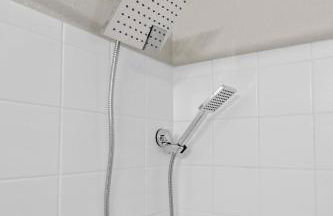 3BR Luxe Oasis near Downtown, Pool, Gym, Bball Crt - Foto 22