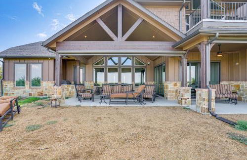 Elegant Sunset Meadow Ranch in Texas with Hot Tub - Photo 32