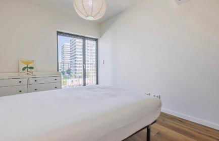 Soft Modern Flat With Pool & Gym by LovelyStay - Photo 27