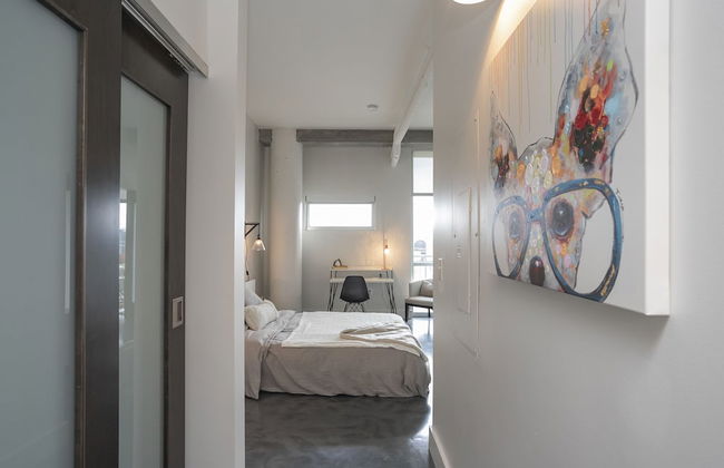 Sleek Furnished Modern Downtown Condo - Foto 35