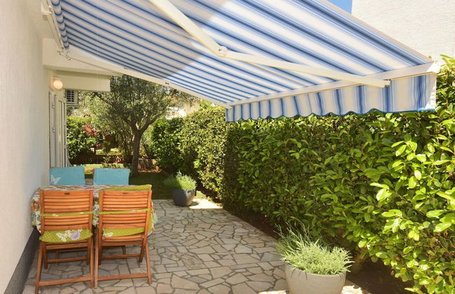 Peaceful and Secluded Krk Apartment With Terrace - Photo 6