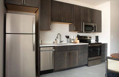 Deer District Studio Apt - One Block from Fiserv and Baird - Foto 9