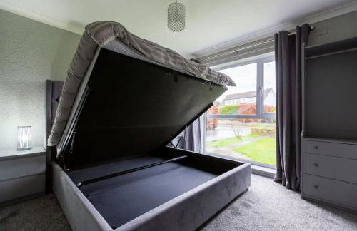 City home with parking and garden- pet friendly - Photo 76