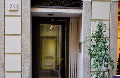 CHARMING COMO - Apartment downtown in the pedestrian area with 2 double bedrooms and 2 complete bathrooms a spacious living room and full equipped kitchen - Foto 19