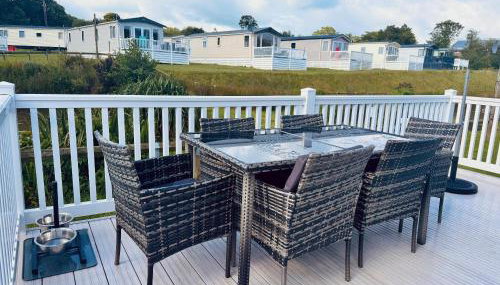 Modern two bedroom caravan with sofabed Sleeps 6 - Foto 5