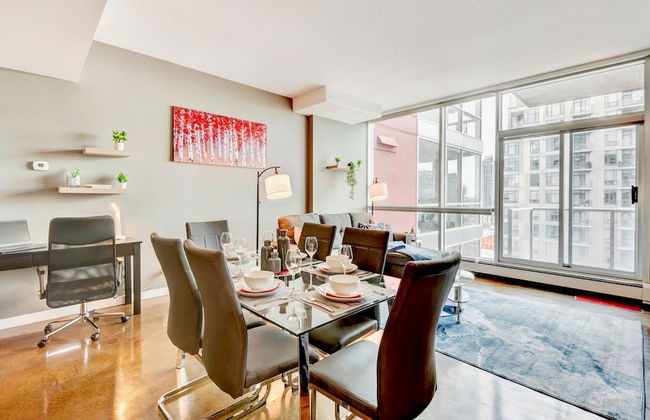 Downtown Condo w Incredible Views and BBQ - Photo 12