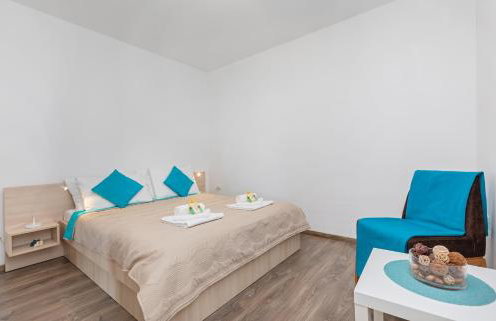 Apartmani D & J with Heated Pool & Stunning Sea View - Photo 81