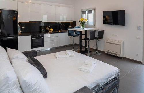 G & W Suites - Photo 43