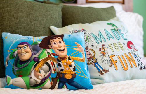 5BR Cottage w Pool & Hot Tub Near Disney - Foto 49