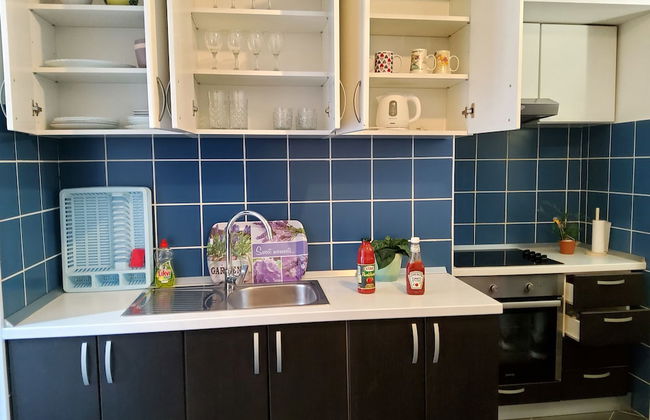 Charming Apartment 3 Sleeps 4 Guests - Photo 9