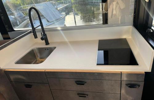 Yacht als Wohnung zu vermieten Hausboot direkt Tempelhofer Hafen - Foto 44