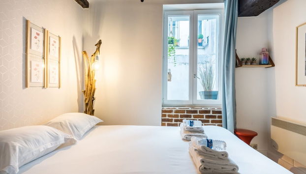 Chic Apartment With Patio - 2br/6p - Le Marais - Foto 3, Habitación