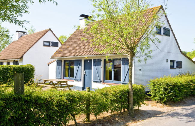 2 bedroom House in Koksijde with swimming pool and garden - Photo 1