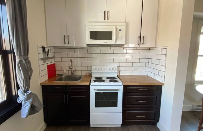 Historical Building 1br 1ba Walk To Roger's Place - Photo 7