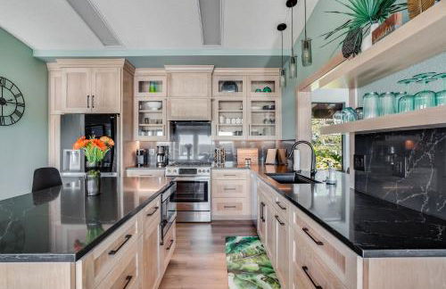 Riverfront! Family Friendly, Hot Tub, Fire Pit, EV - Foto 13