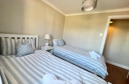 Modern 3 bed Bungalow with parking, private garden - Photo 4