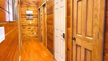 Tucked Away Timber Upper Suite - Foto 4
