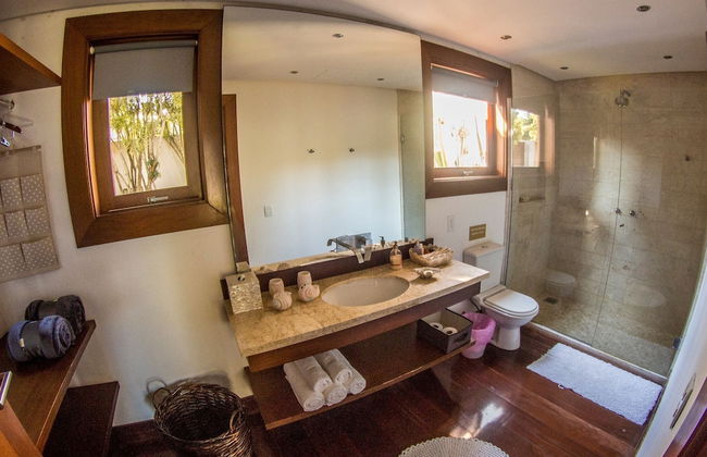 Mansão Exuberante Pé na Areia Ferradura - Photo 35