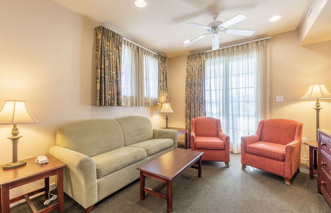 Ebb Tide Suites - Photo 17