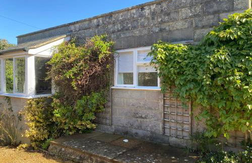 Little holiday cottage in Seaview, minutes walk to beach - Photo 2