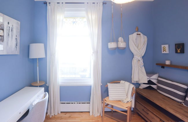 The Authentic and Charming Montrealer - Foto 11