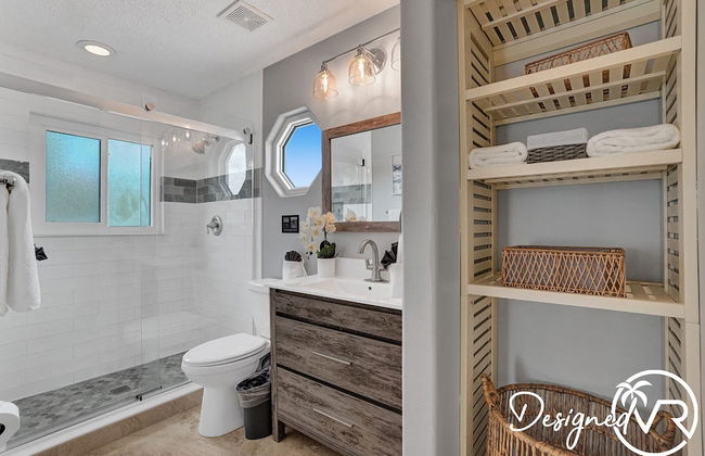 Modern Chic 7-BR with Pool & Gameroom - Foto 32